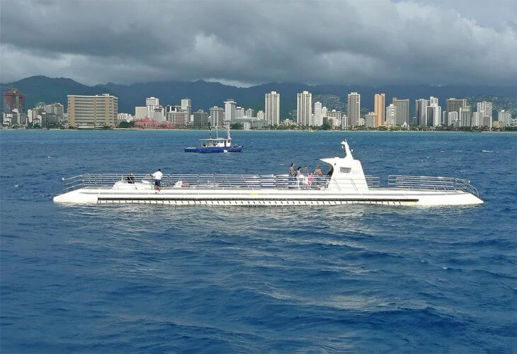 Atlantis Submarines | Brian Sterling / photo modified