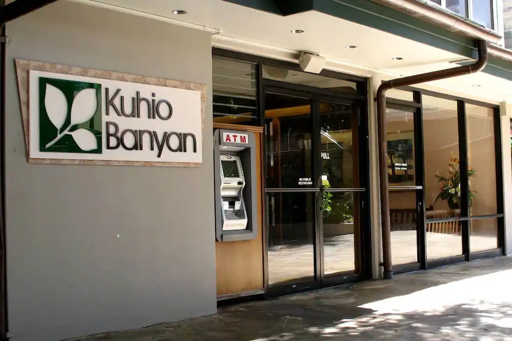 /assets/img/kuhio-banyan-club-38.webp